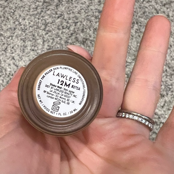 BRAND NEW LAWLESS foundation 12M - Picture 4 of 10